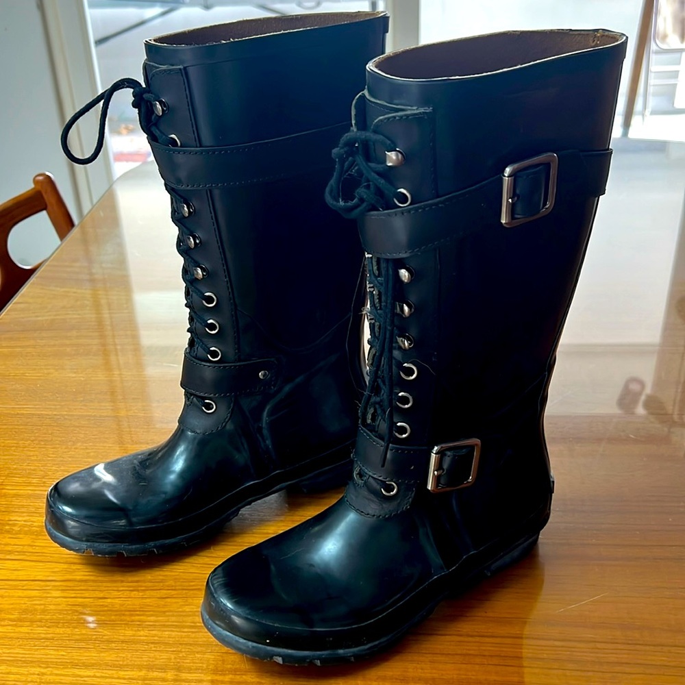 BCBG MaxAzria Willis Black Rain Boots Size 7